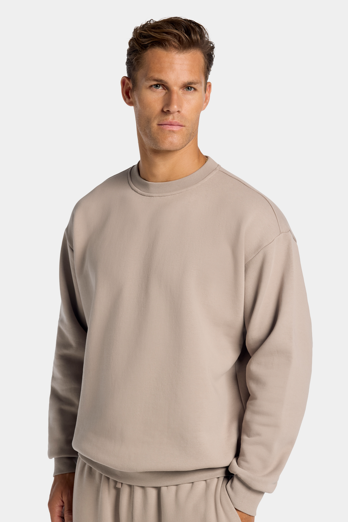 EL SUÉTER OVERSIZED CUELLO REDONDO MILAN