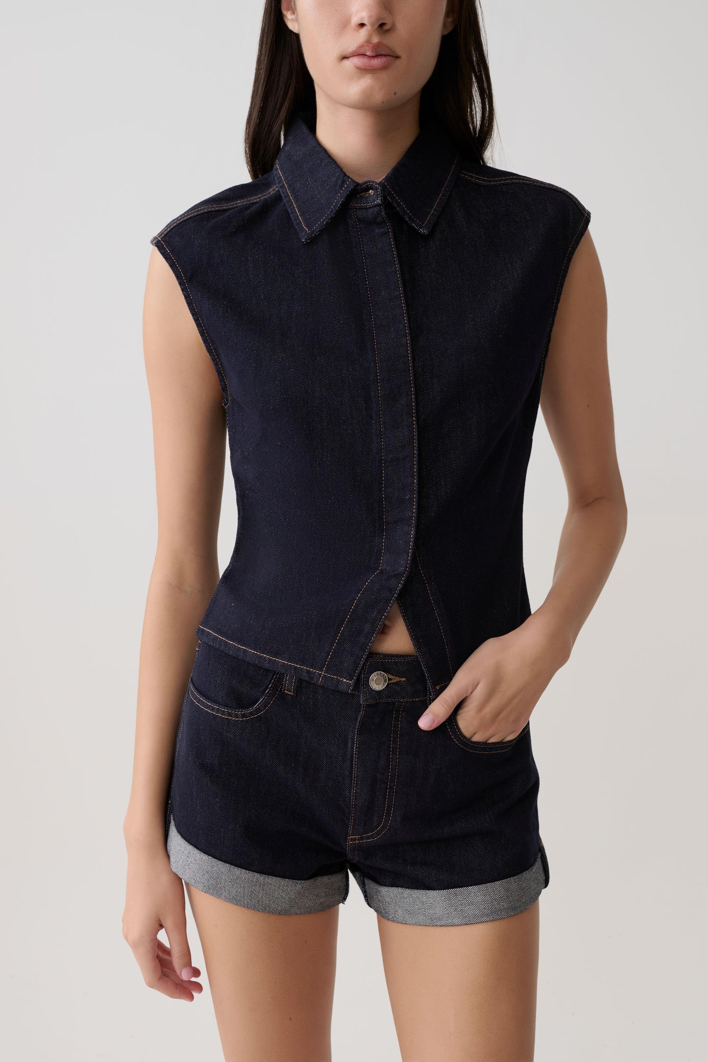 Shorts de Denim Dobladillo Enrollado Krissy - Índigo Azul Lavado