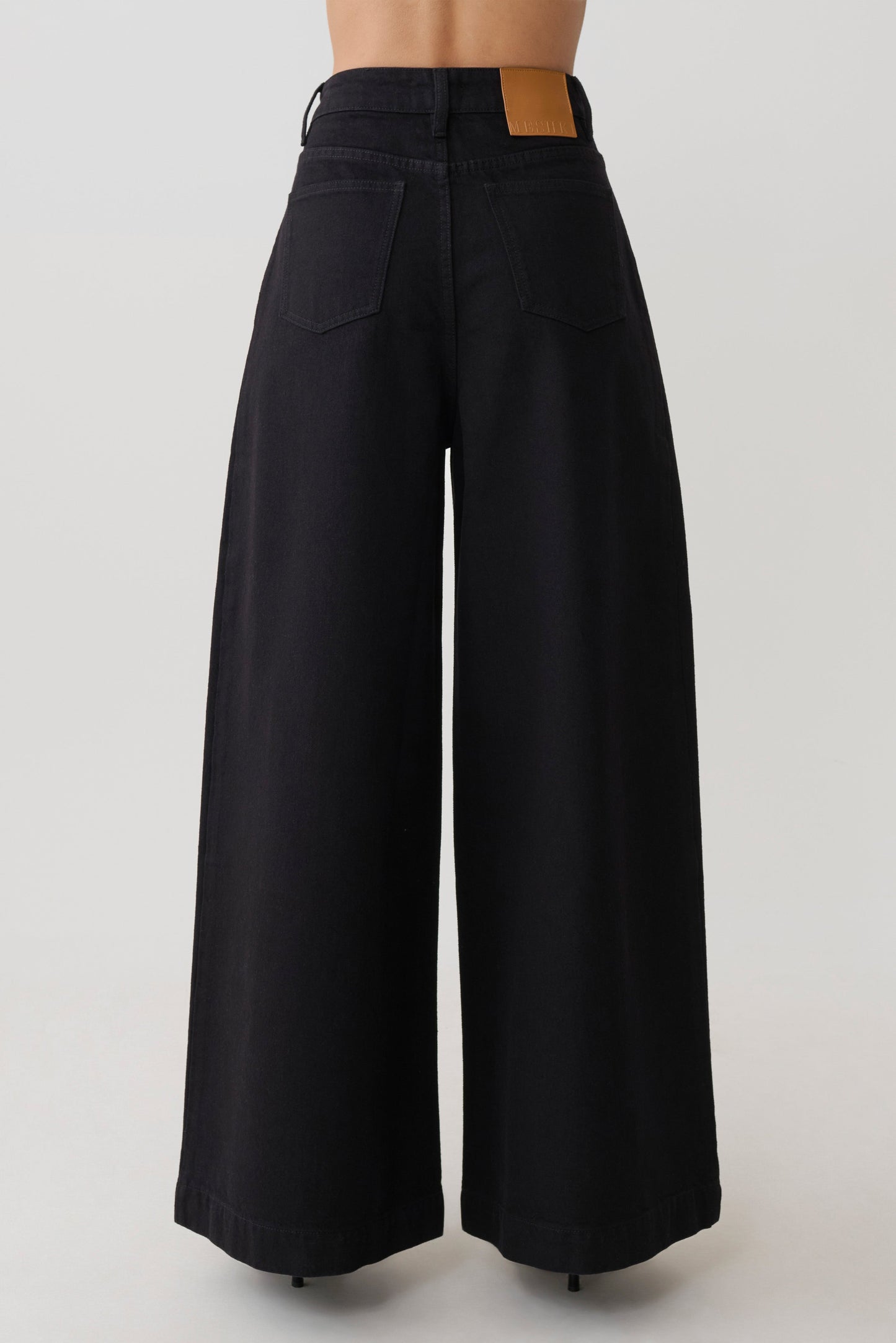 Jean Oversized con Pliegue Frontal Bobby - Negro