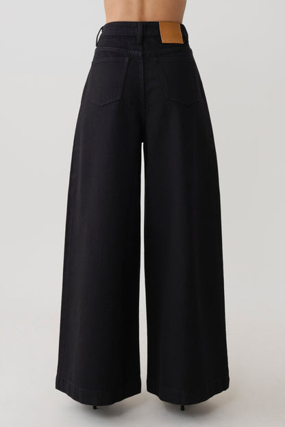 Jean Oversized con Pliegue Frontal Bobby - Negro