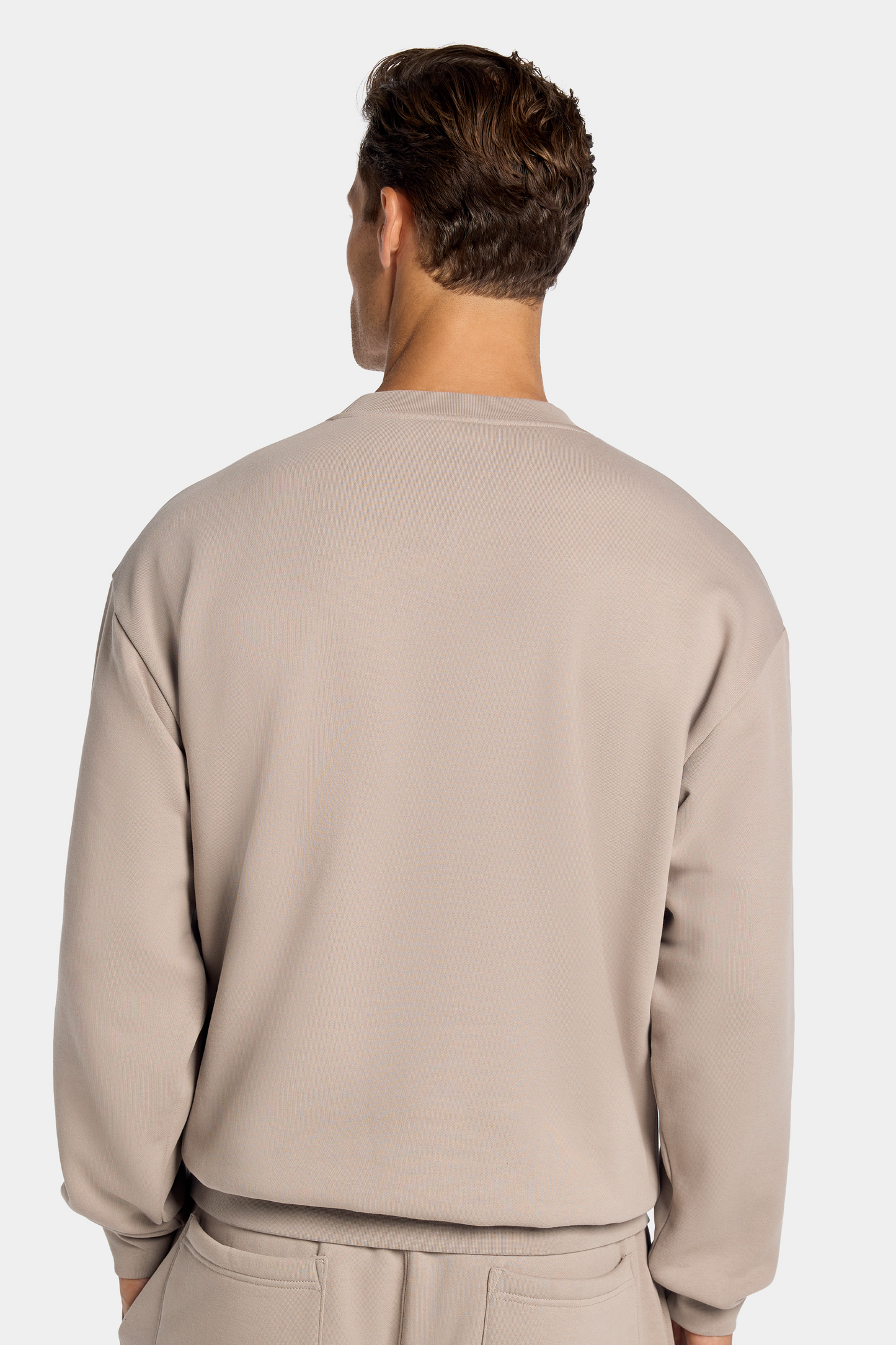EL SUÉTER OVERSIZED CUELLO REDONDO MILAN