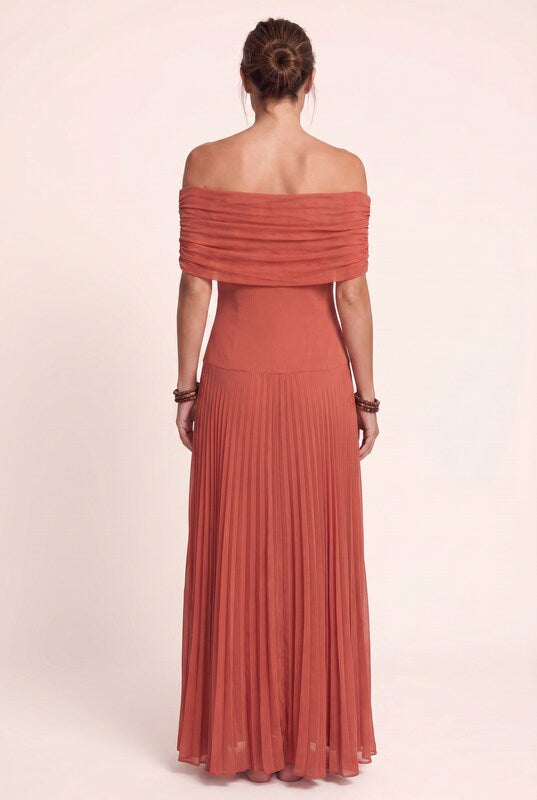 Vestido elegante sin tirantes de red