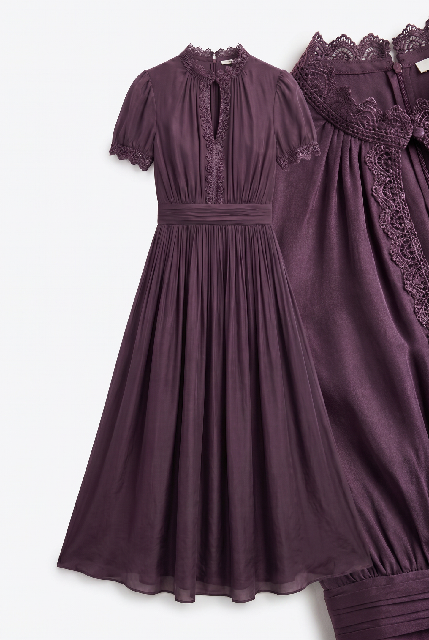 Amanda | Vestido largo morado con escote en V y ribete de encaje de gasa