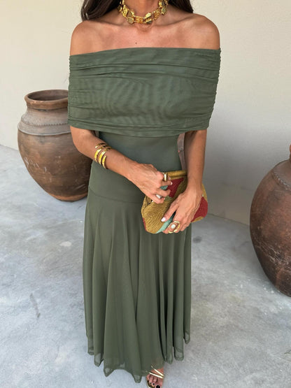 Vestido elegante sin tirantes de red