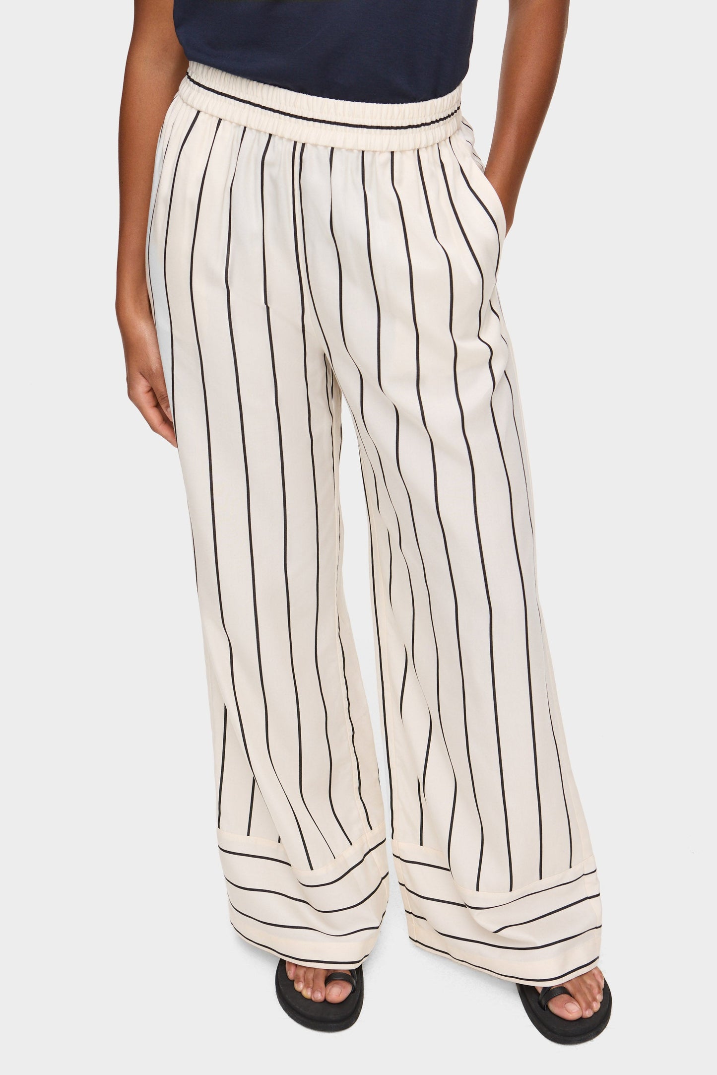 Pantalón de Pierna Ancha con Rayas Eliora