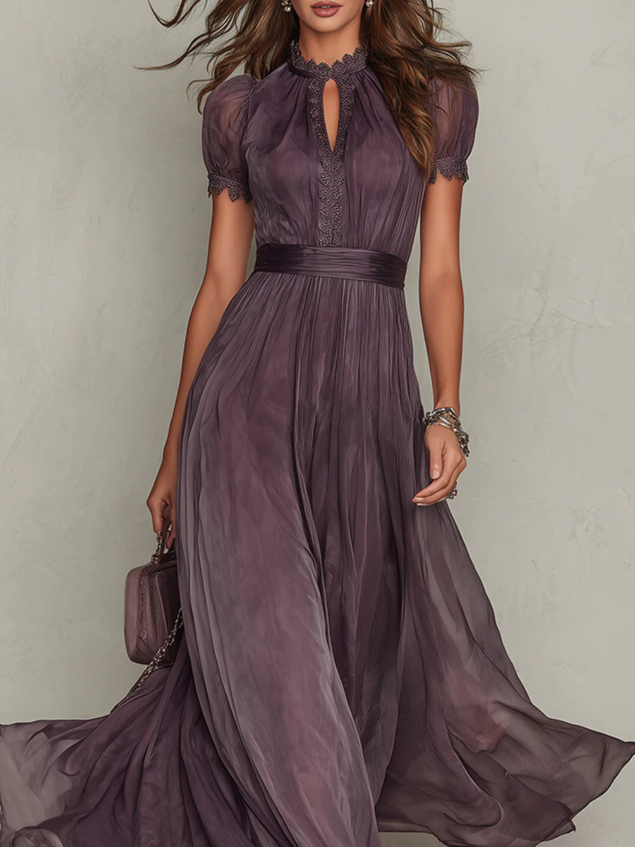 Amanda | Vestido largo morado con escote en V y ribete de encaje de gasa