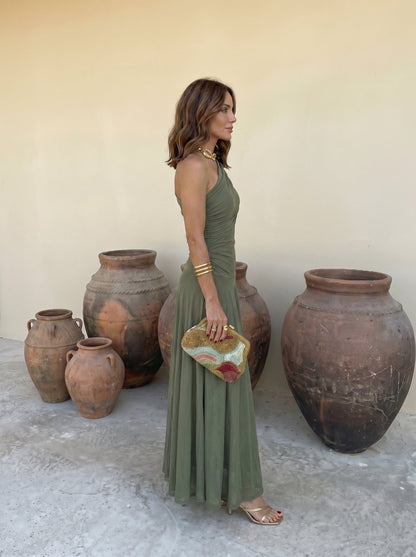 Vestido elegante sin tirantes de red